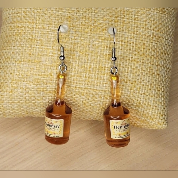 Fun Drinking Bottle Dangling Earrings - Picture 1 of 4